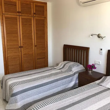 Roferos 32 فيلة *