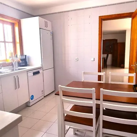 Roferos 32 * Puerto del Carmen (Lanzarote)